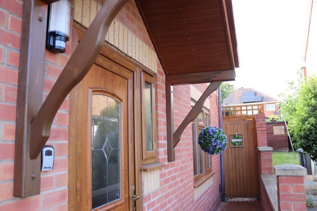 Cosy 3 Bedroom 2 Bathroom House With Parking Sheldon  Exterior foto